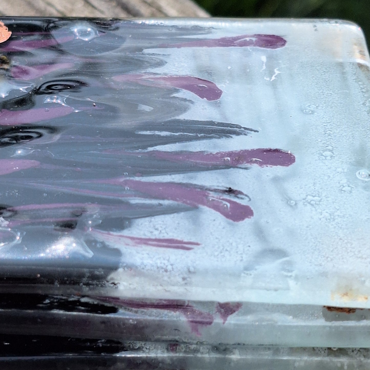 Portavasos negro y morado