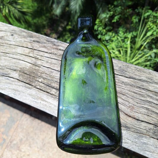 Botella iridicente
