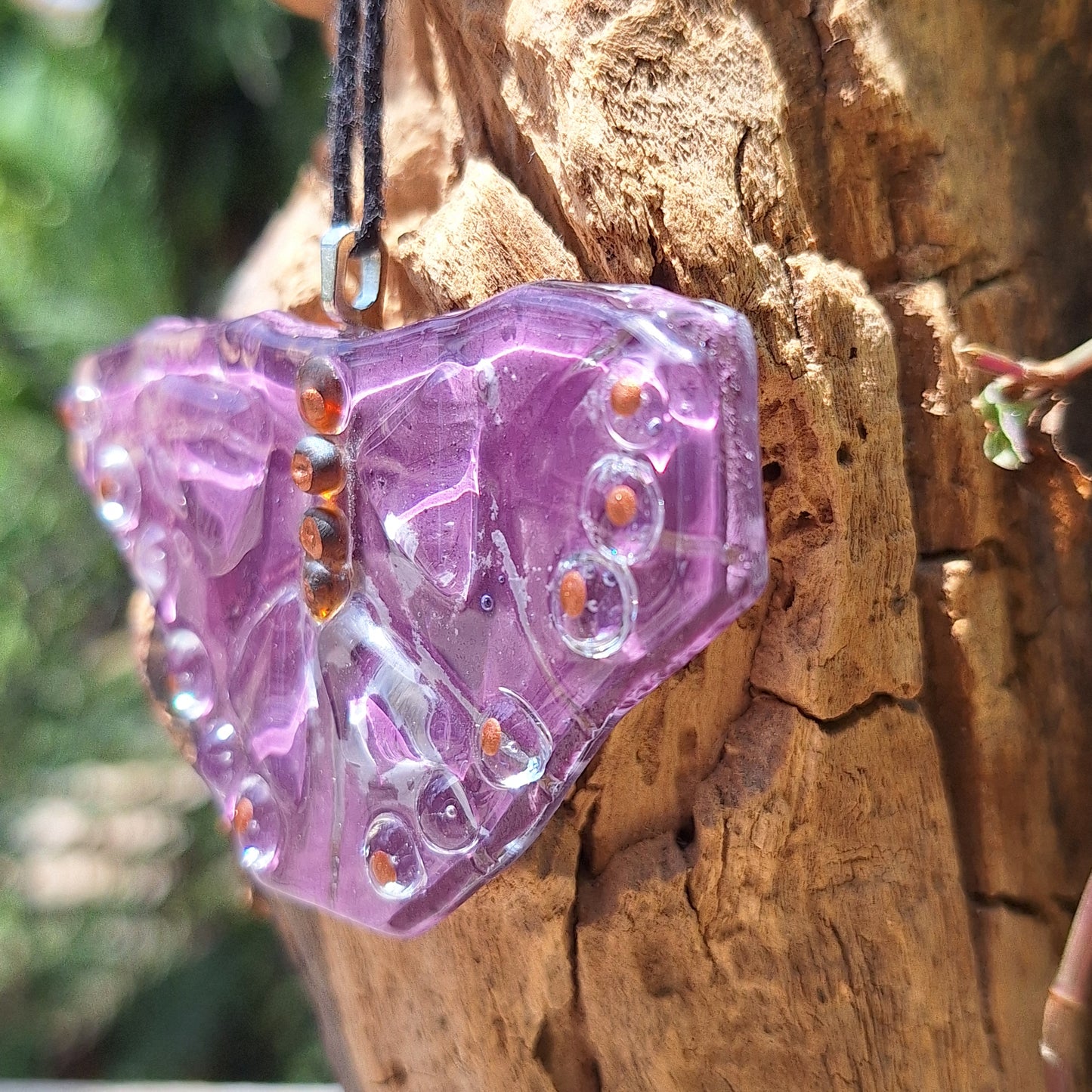 Dije mariposa morada