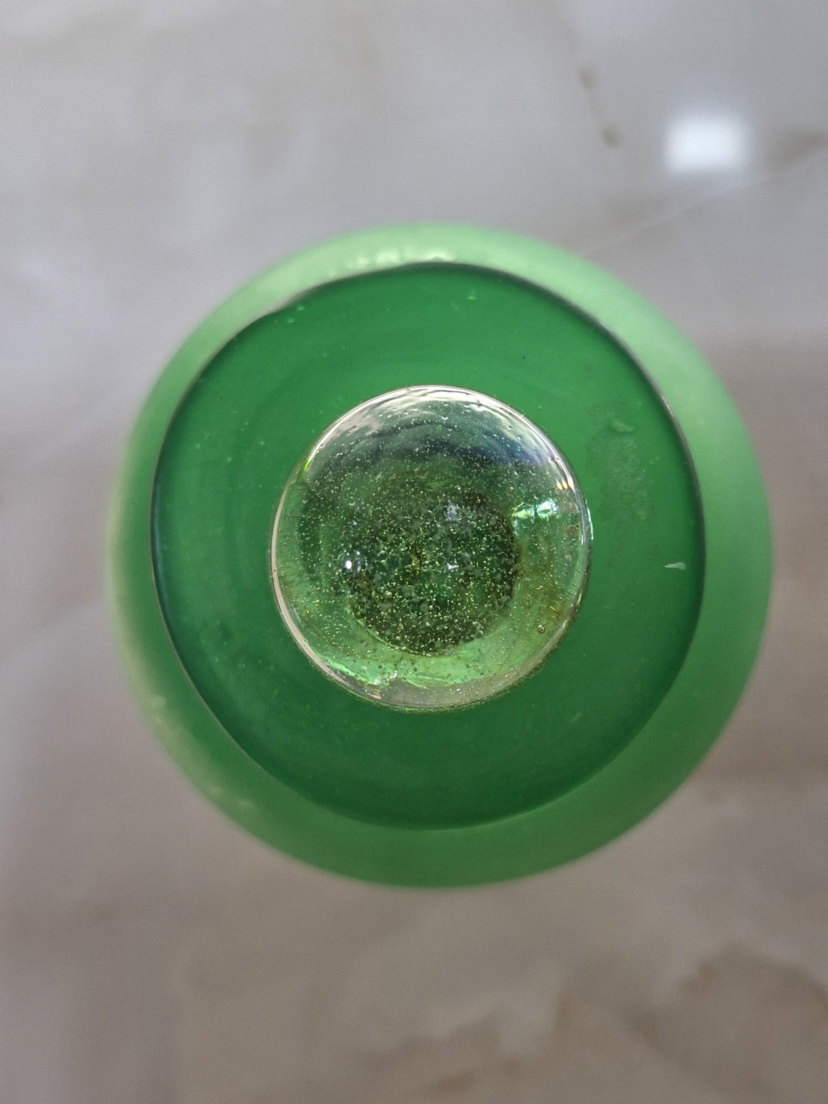Botella de con tapa redonda