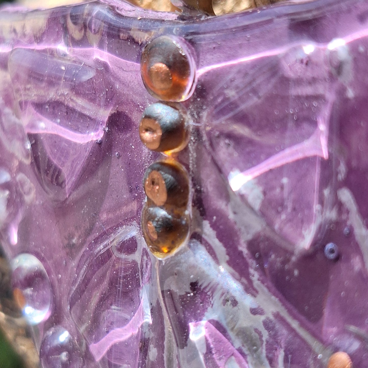 Dije mariposa morada
