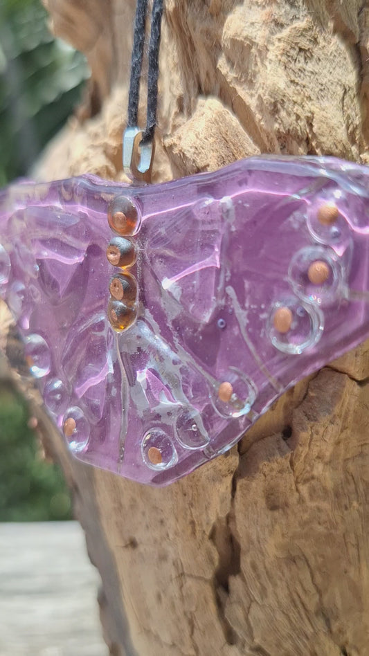Dije mariposa morada