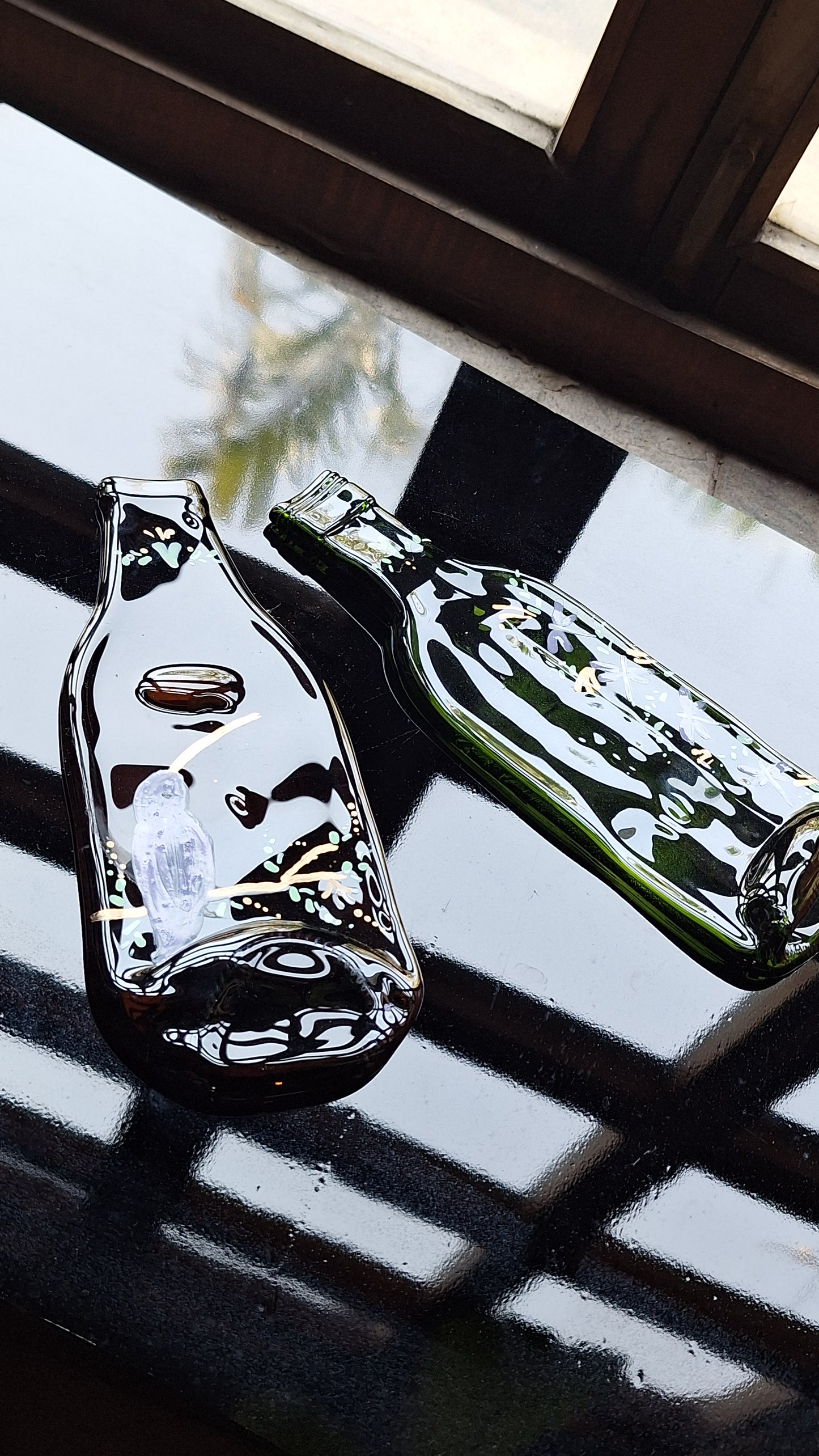 Platos de botellas aplanada