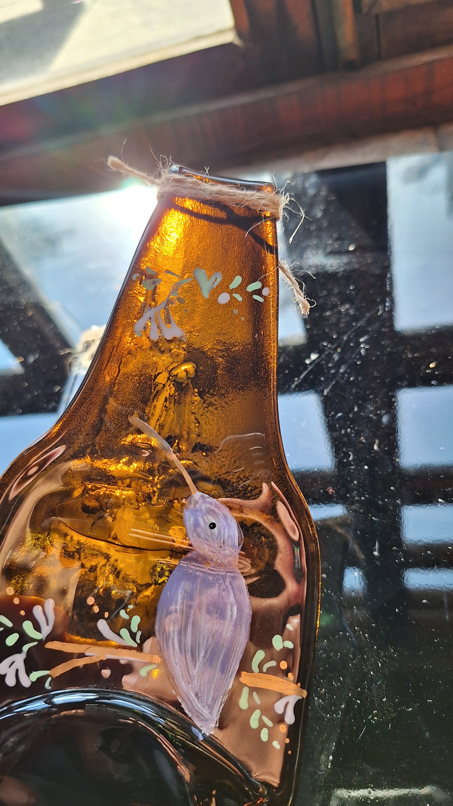 Platos de botellas aplanadas