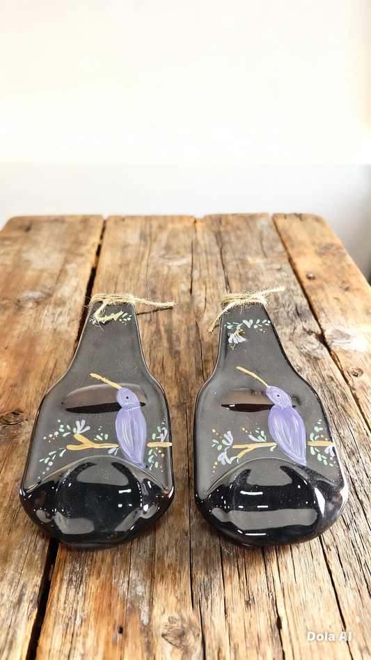 Platos de botellas aplanadas