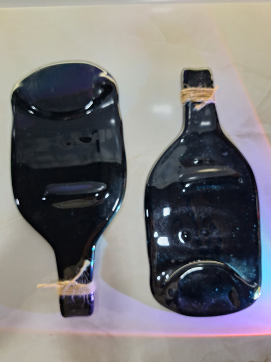 Platos de botella negra